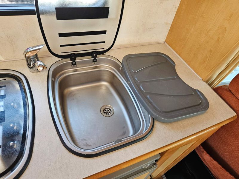 Elddis Autoquest 180