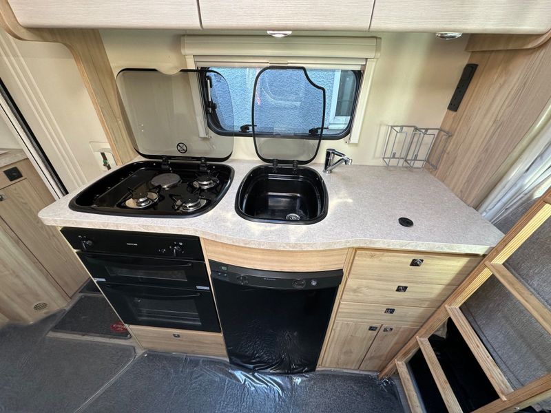 Elddis Majestic 180