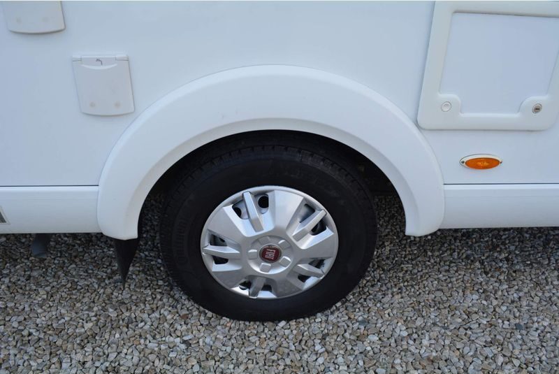 Hymer B678
