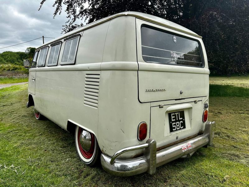 Volkswagen T2 Campervan