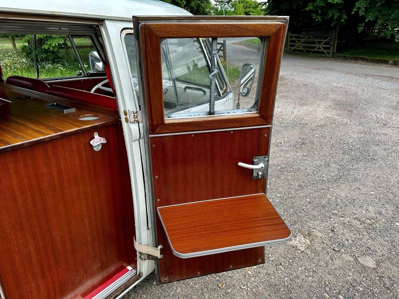 Volkswagen T2 Campervan