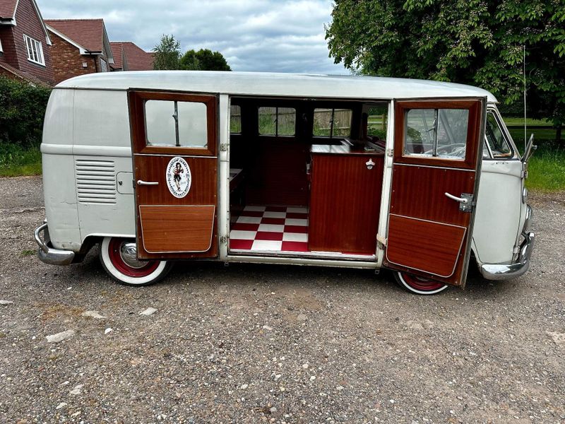 Volkswagen T2 Campervan