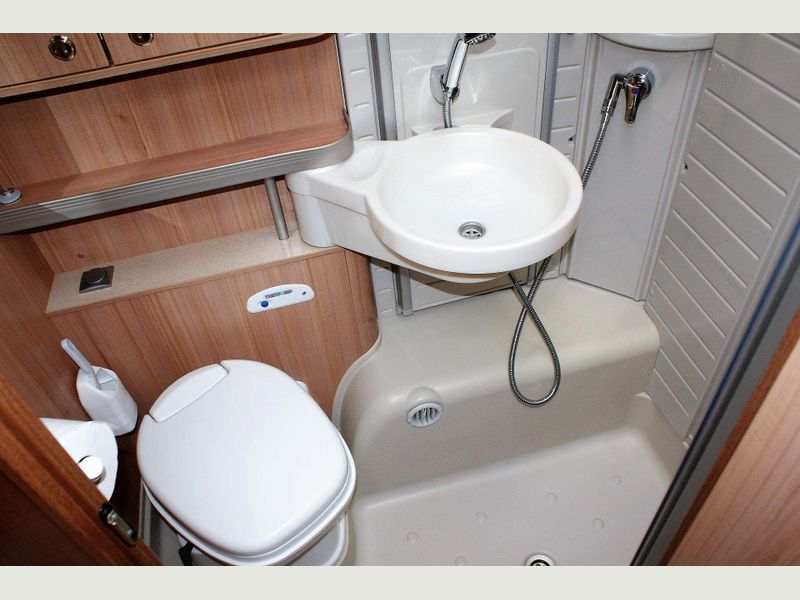 Burstner Ixeo Plus 726G