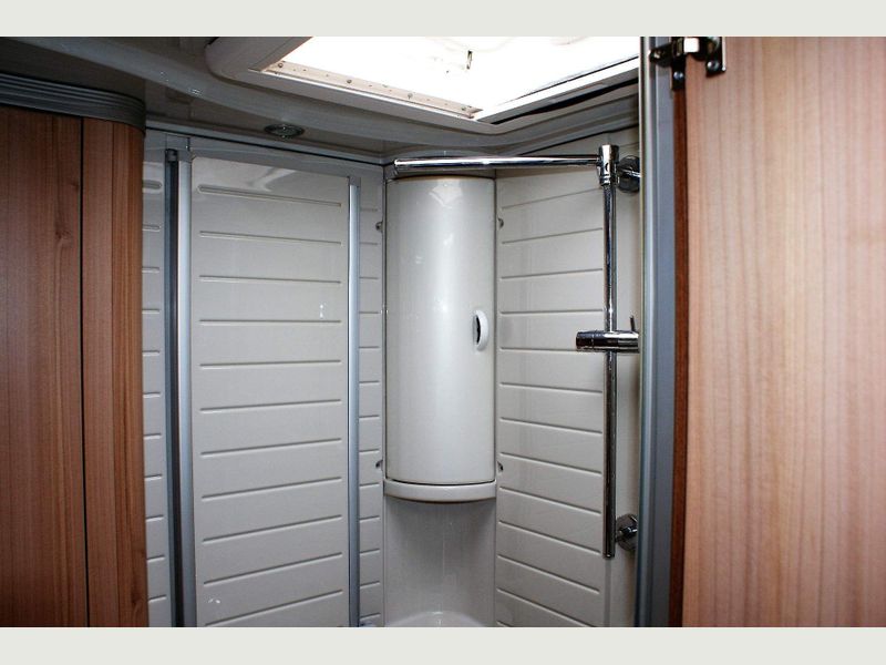 Burstner Ixeo Plus 726G