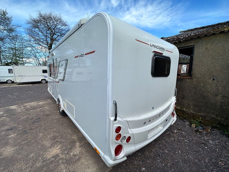 Bailey Unicorn Black Vigo