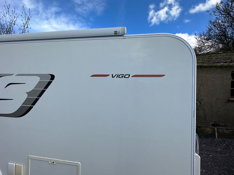 Bailey Unicorn Black Vigo