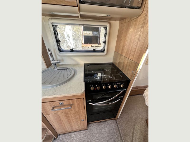 Bailey Unicorn Black Vigo