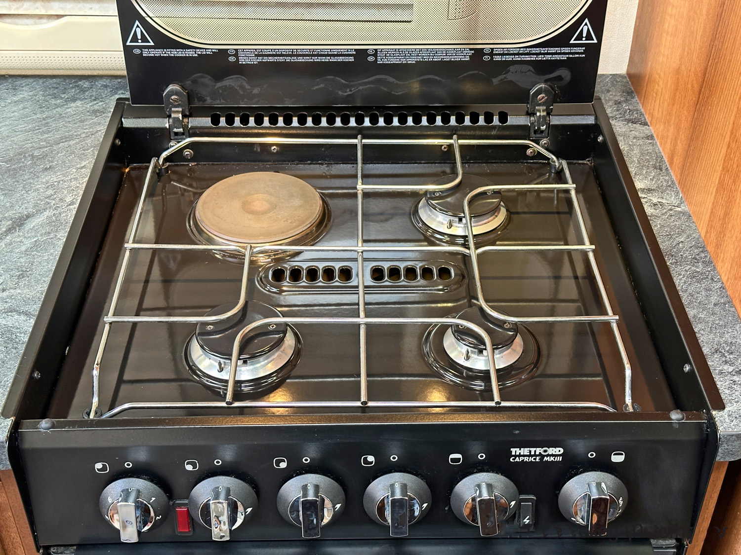 AUTO-SLEEPER BROADWAY