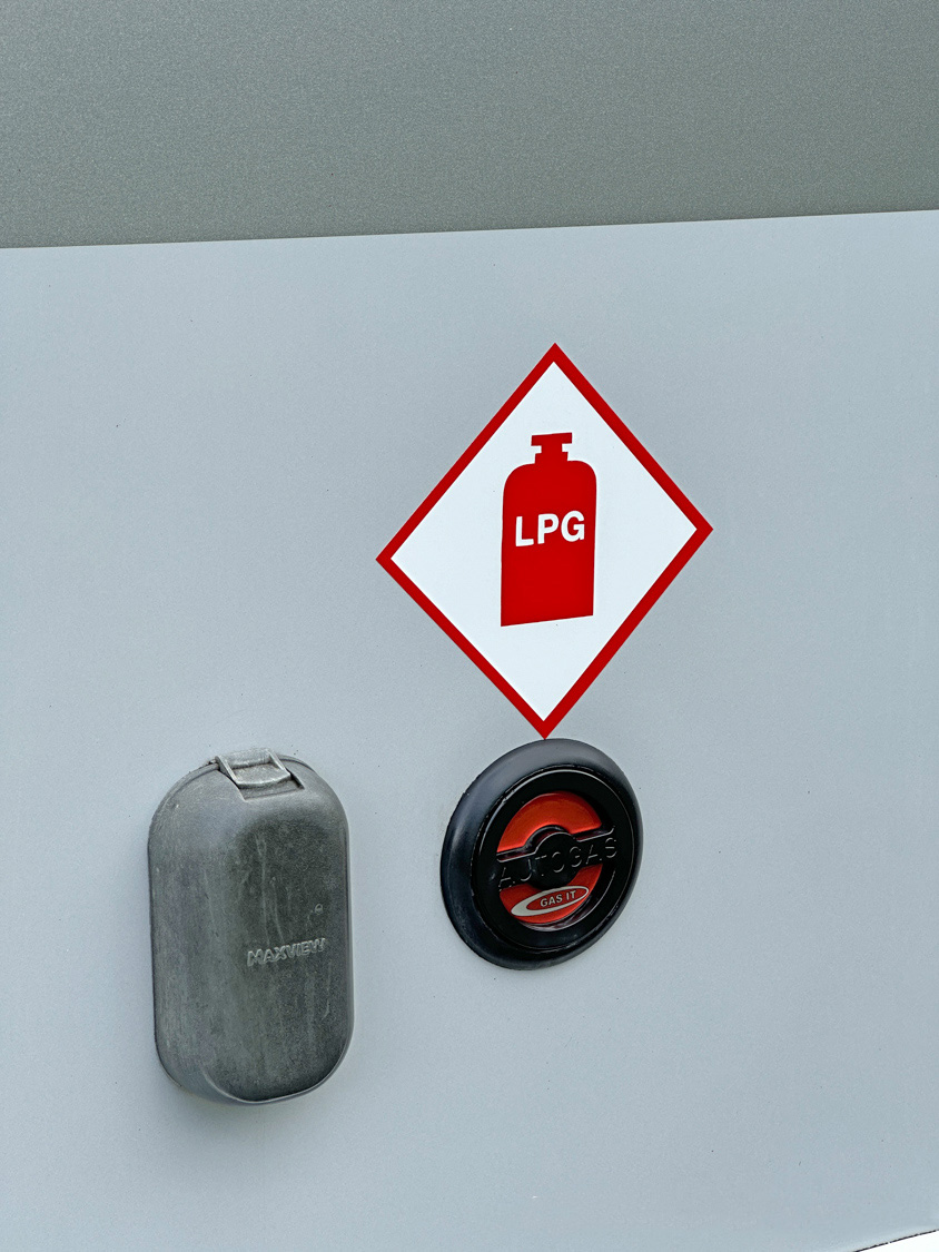 AUTO-SLEEPER BROADWAY