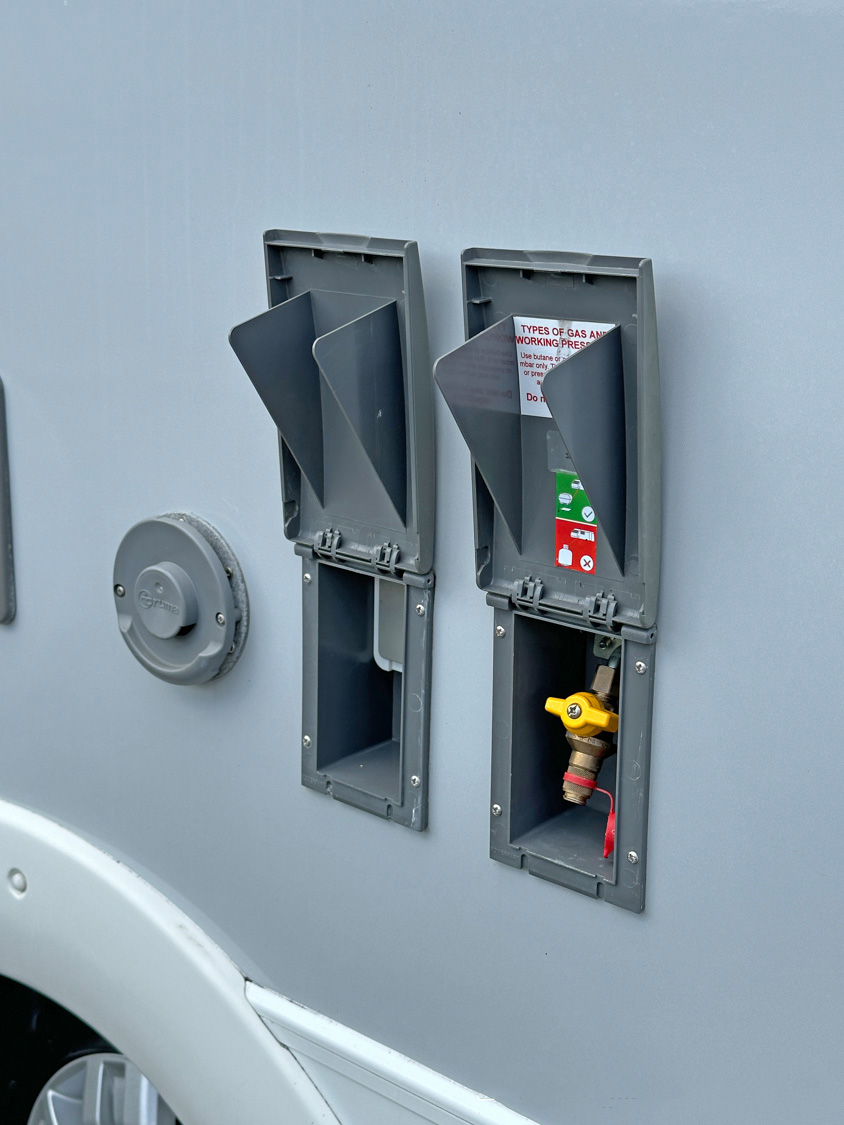 AUTO-SLEEPER BROADWAY