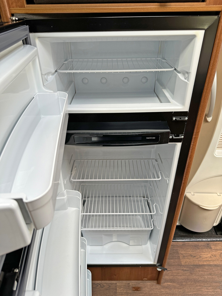 AUTO-SLEEPER BROADWAY