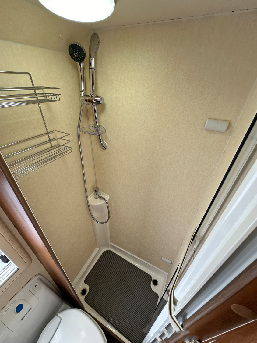 AUTO-SLEEPER BROADWAY