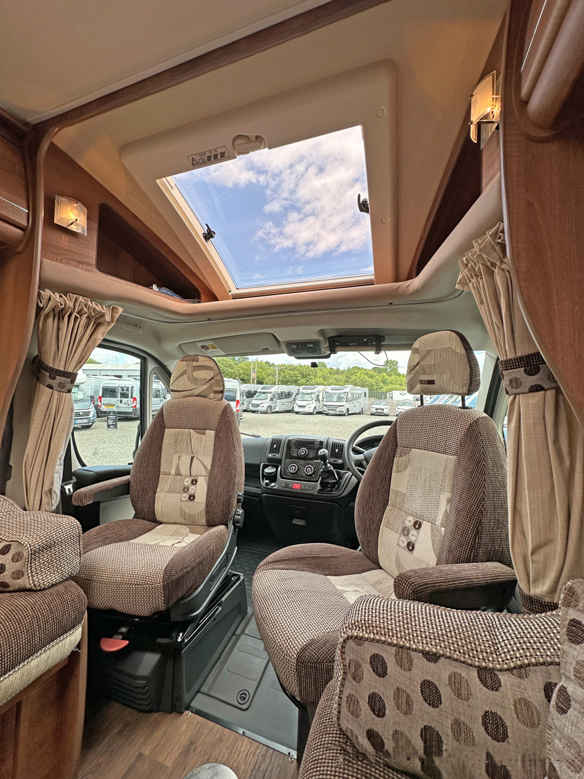 AUTO-SLEEPER BROADWAY