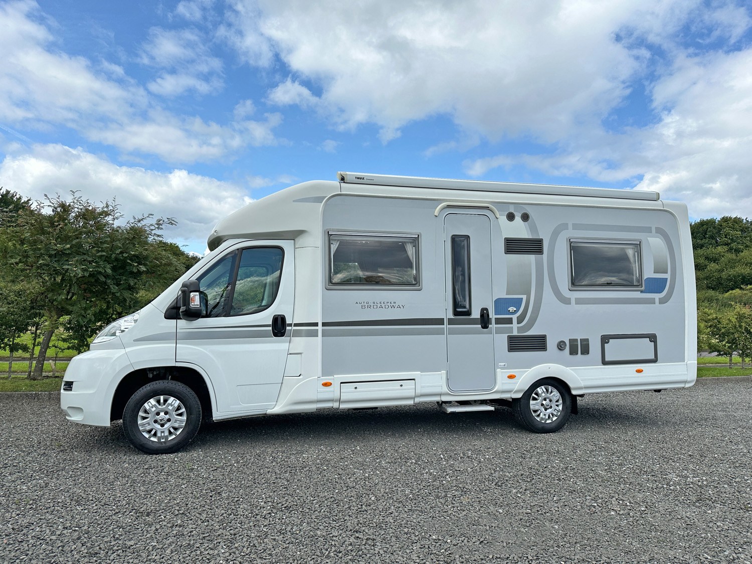 AUTO-SLEEPER BROADWAY