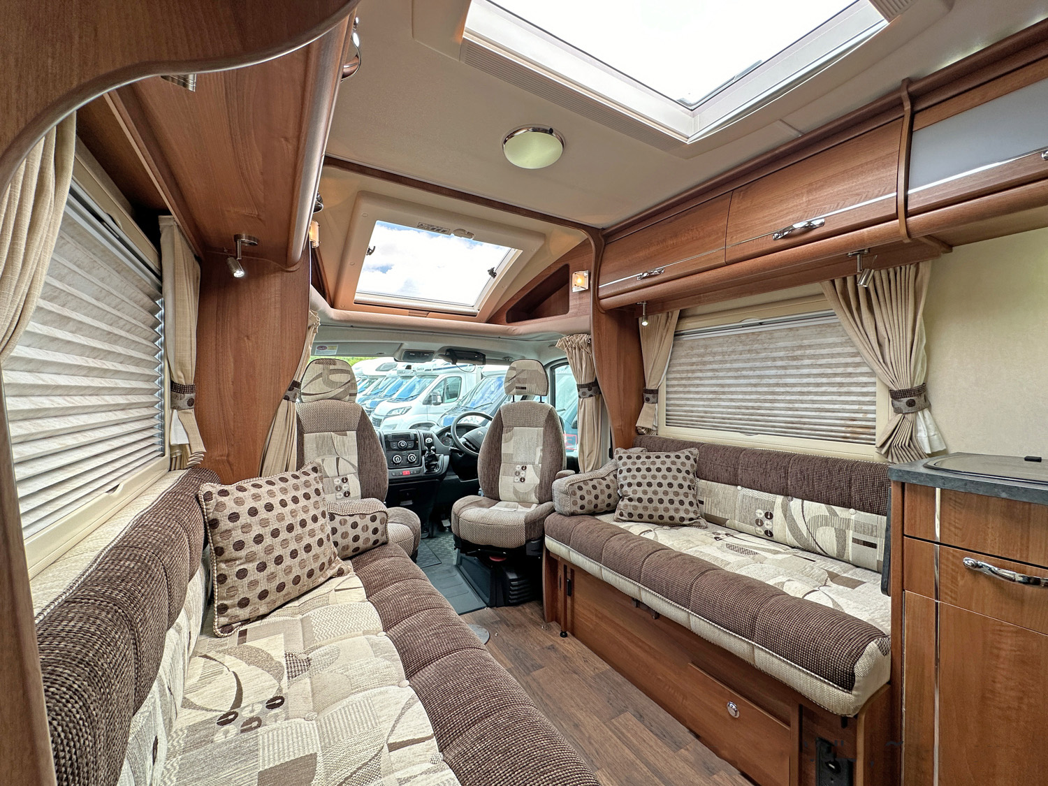 AUTO-SLEEPER BROADWAY