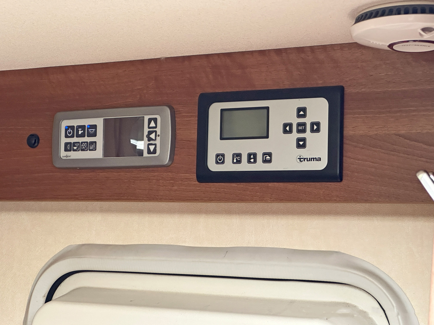 AUTO-SLEEPER BROADWAY