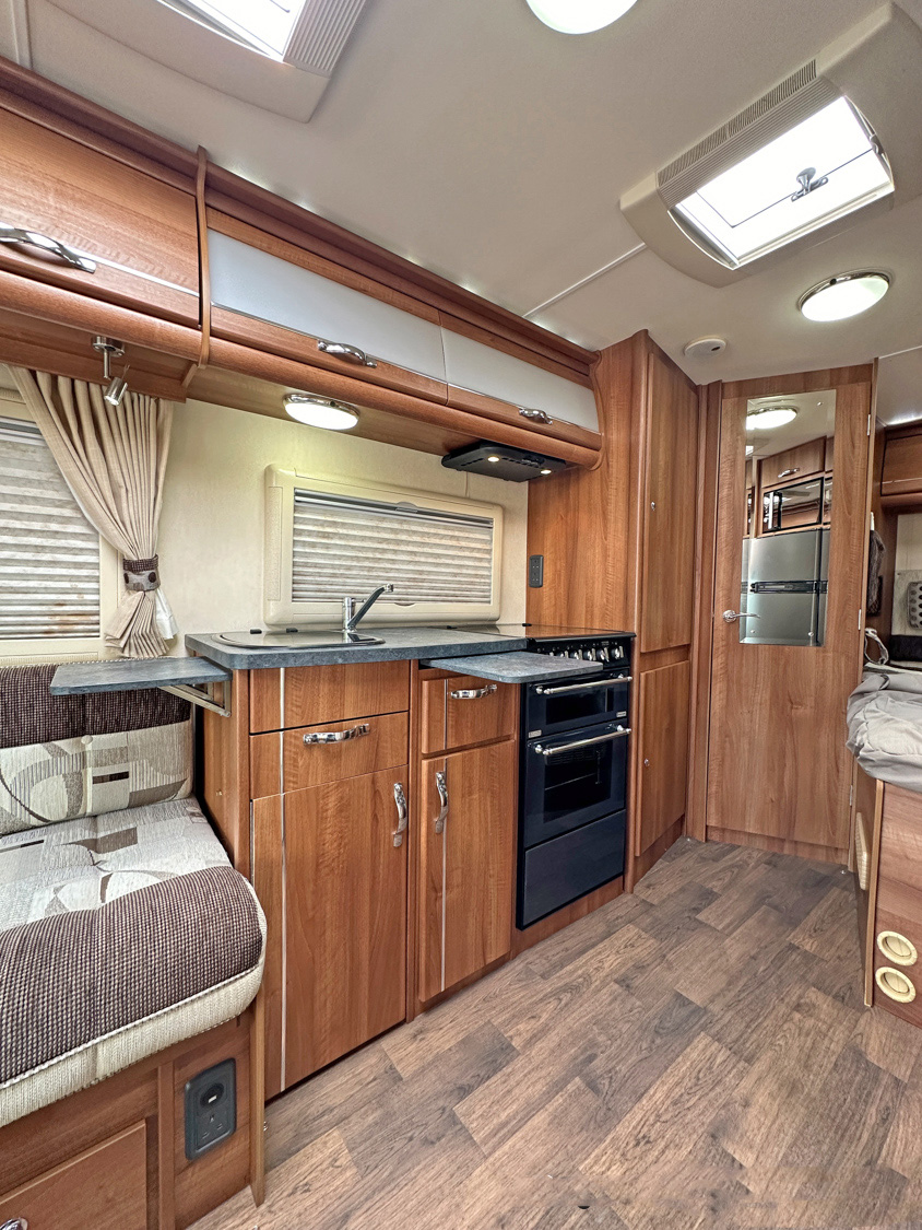 AUTO-SLEEPER BROADWAY