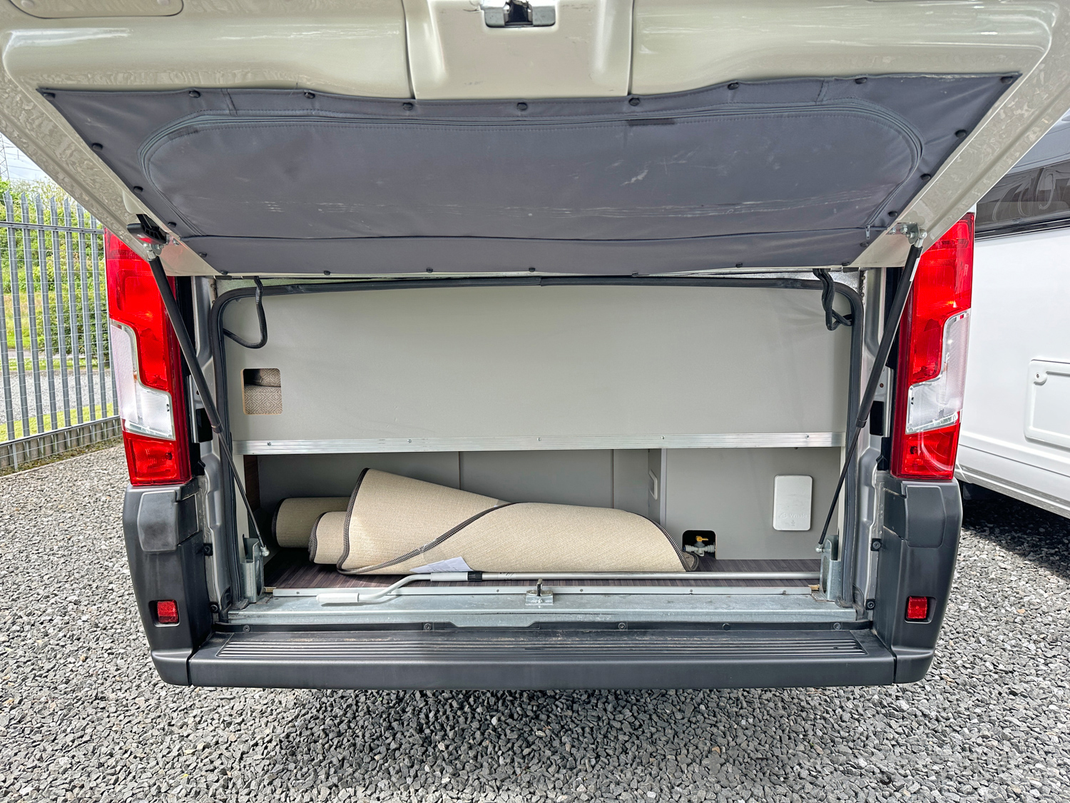 Auto-Trail V-Line 635