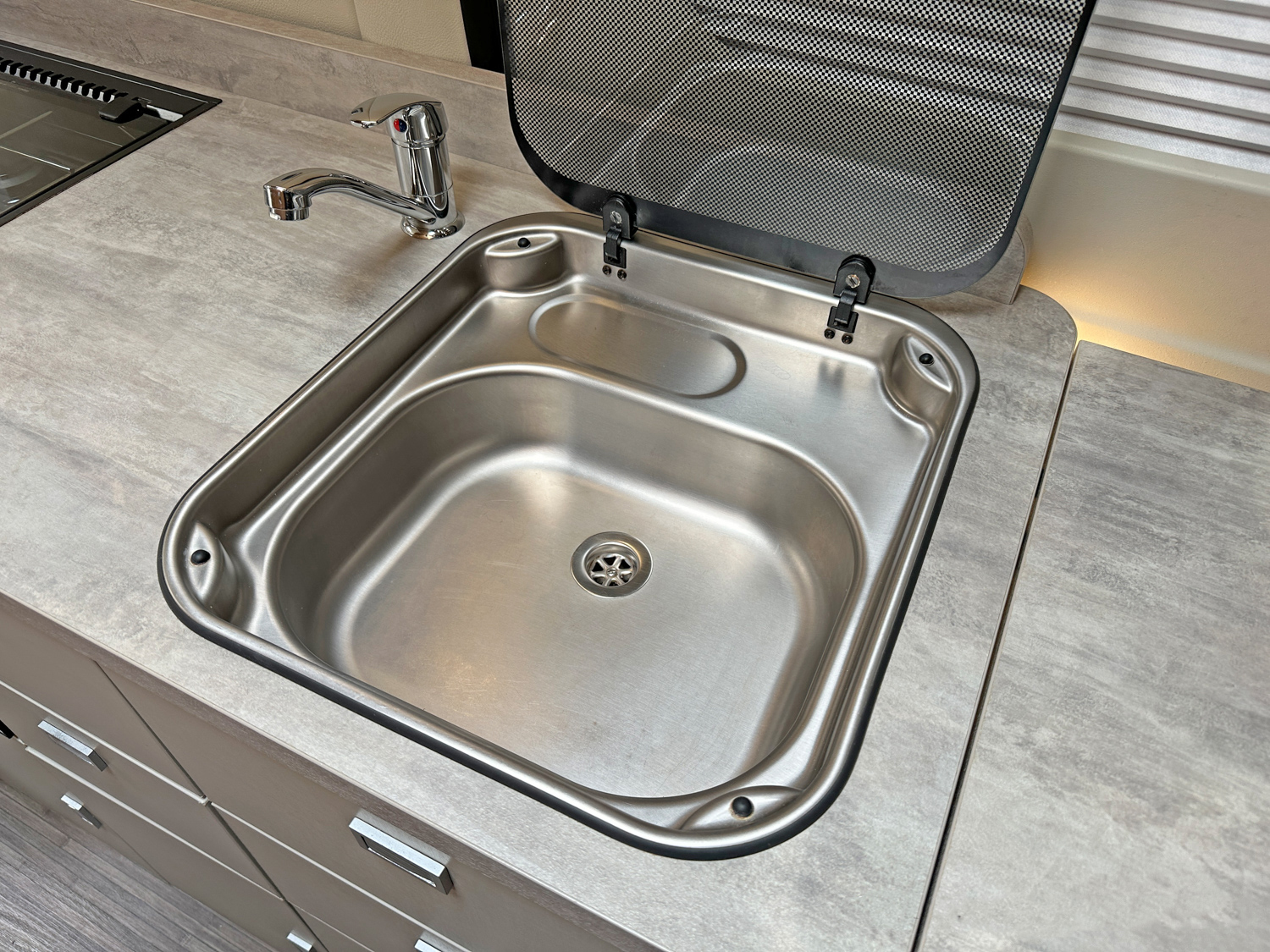 Auto-Trail V-Line 635