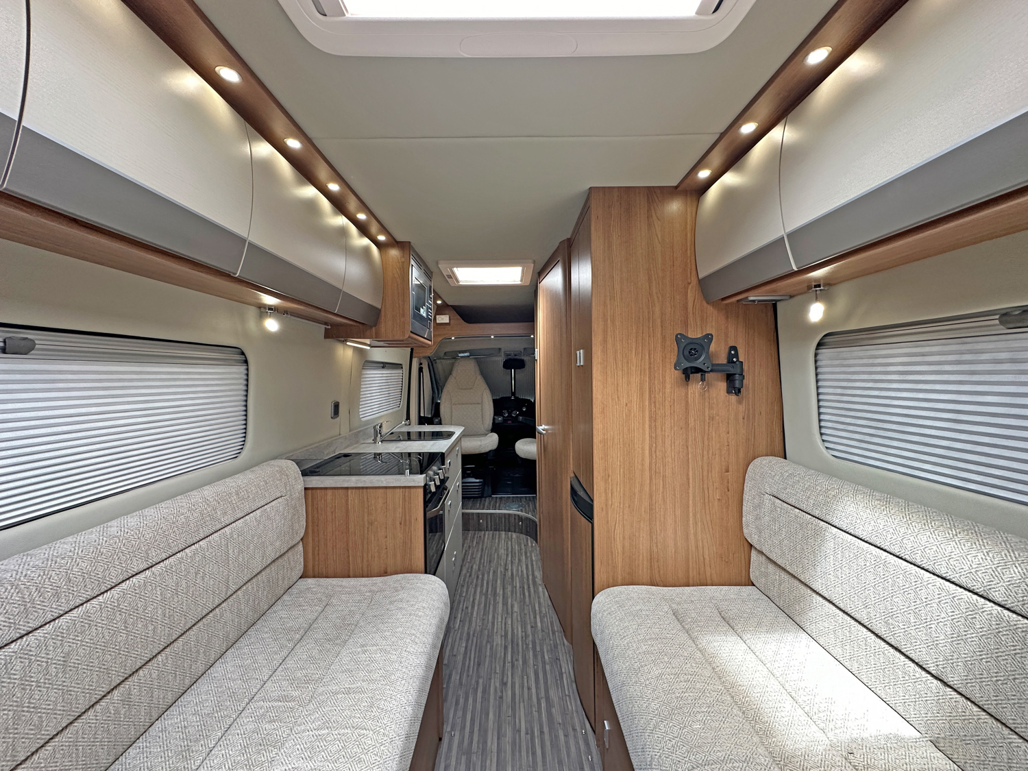 Auto-Trail V-Line 635