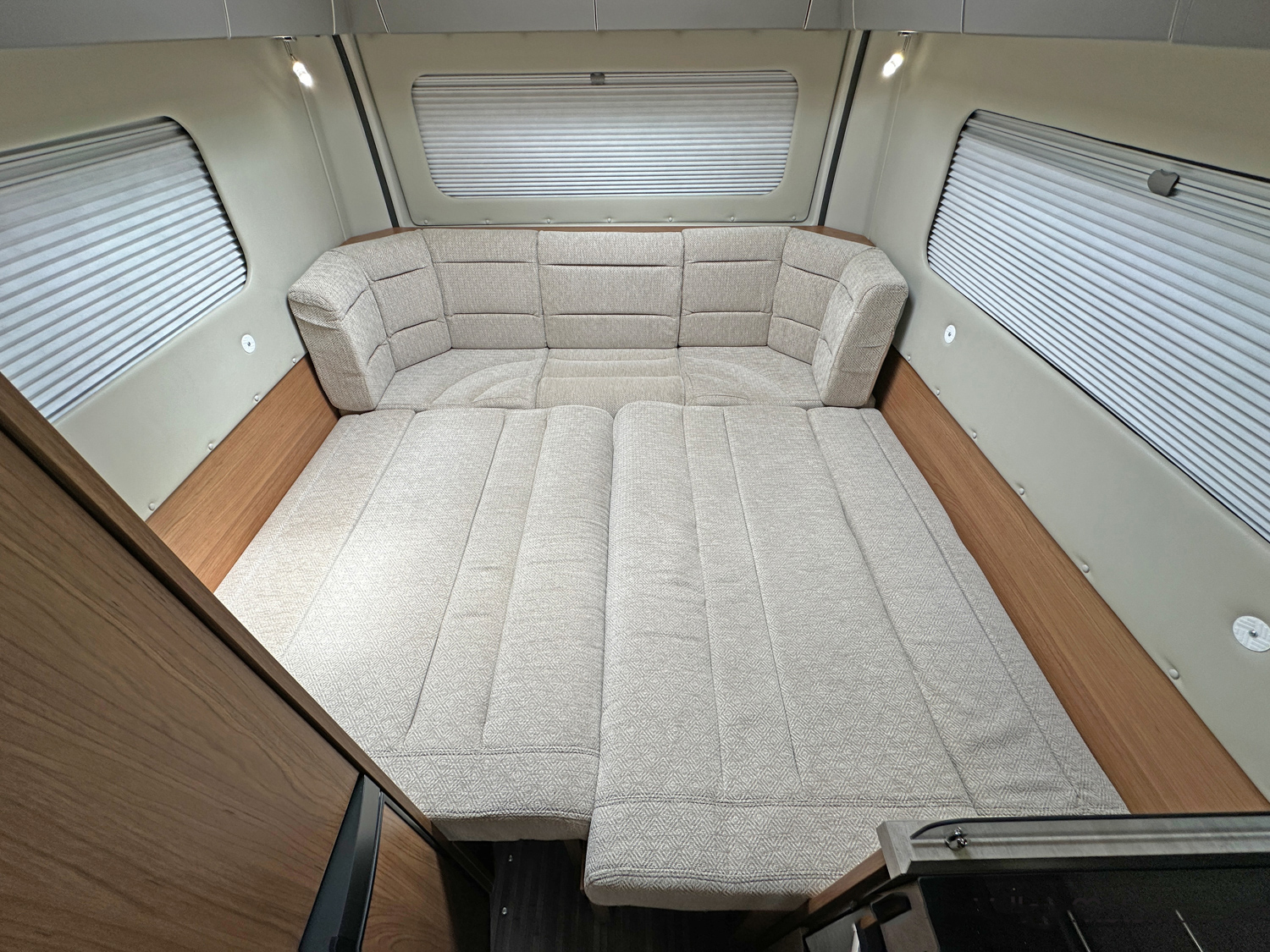 Auto-Trail V-Line 635