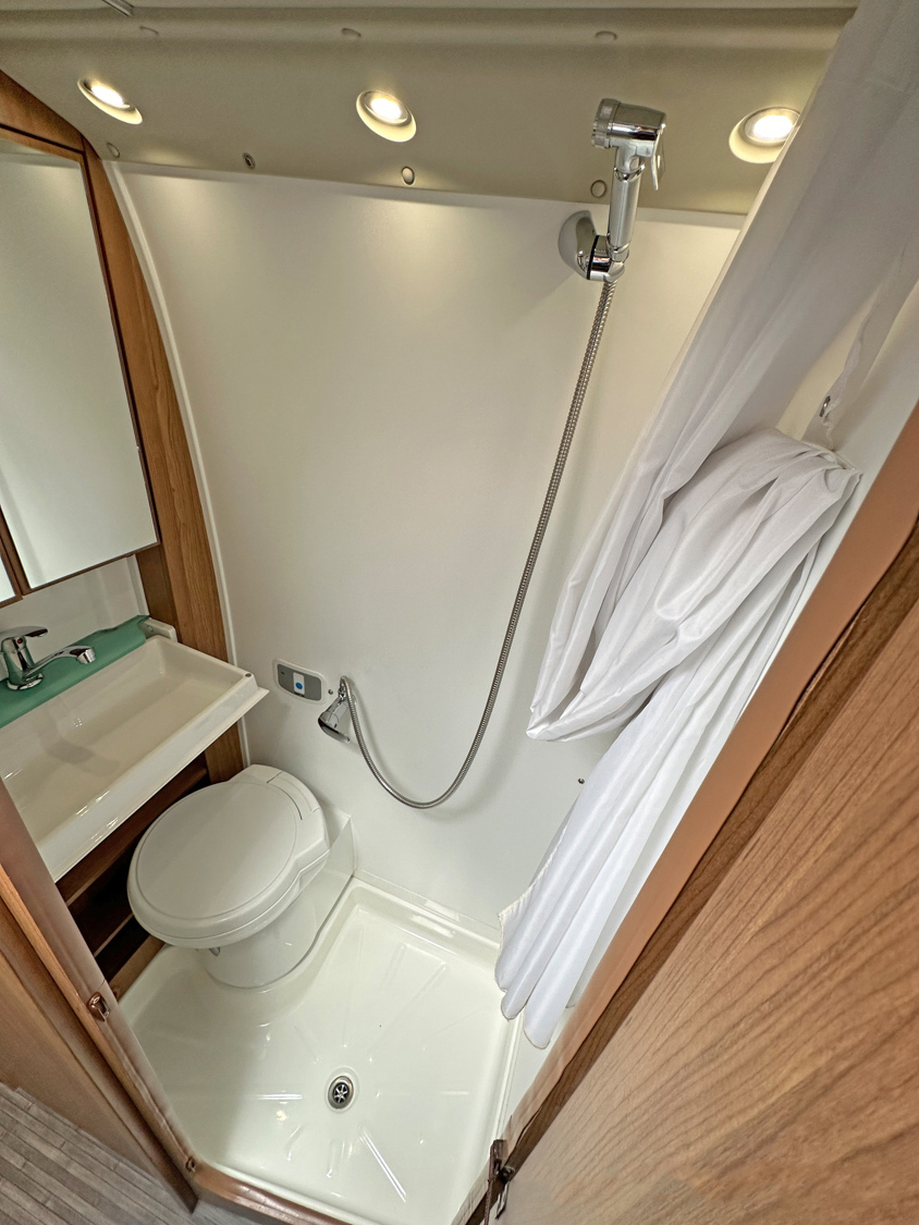 Auto-Trail V-Line 635