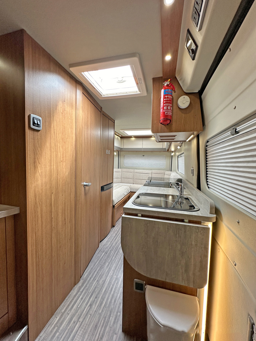 Auto-Trail V-Line 635