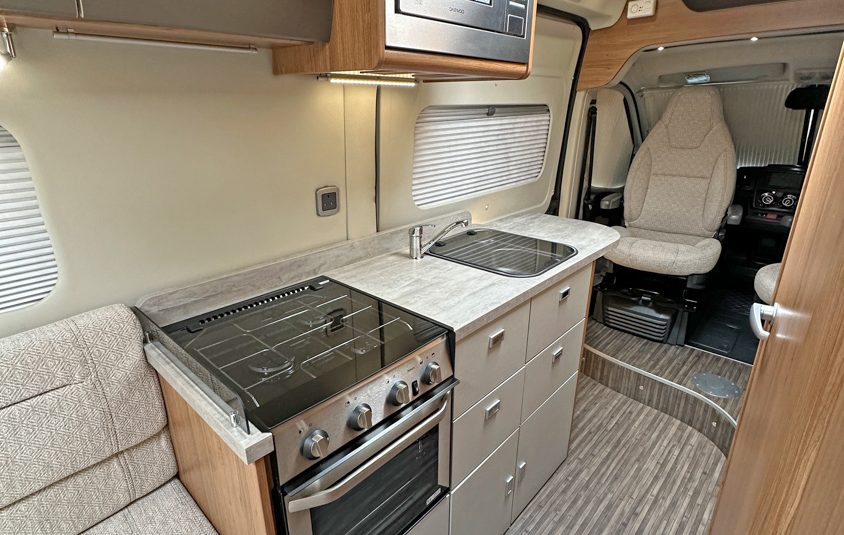 Auto-Trail V-Line 635