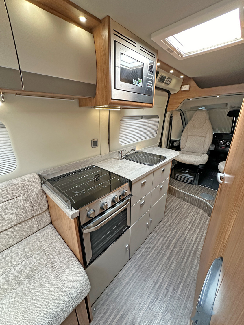 Auto-Trail V-Line 635