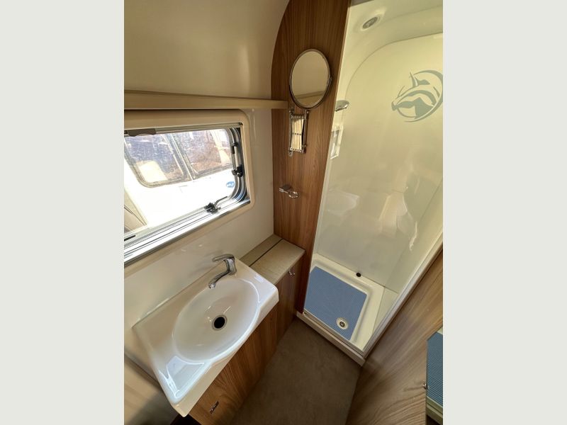 Bailey Unicorn Black Vigo