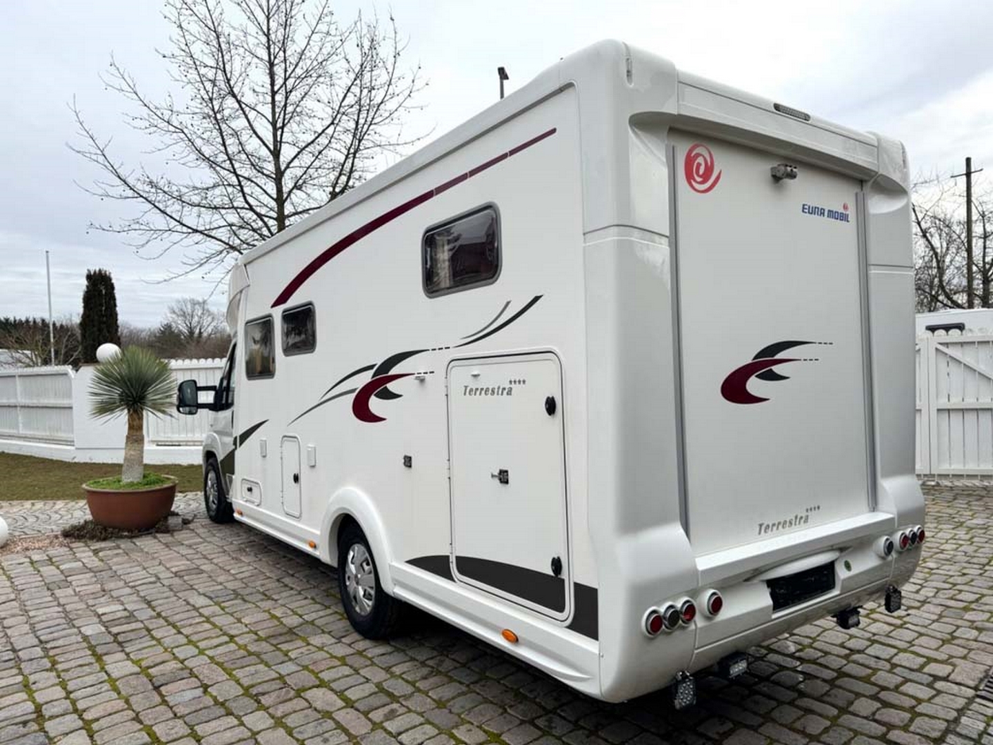 Eura Mobil Terrestra 720