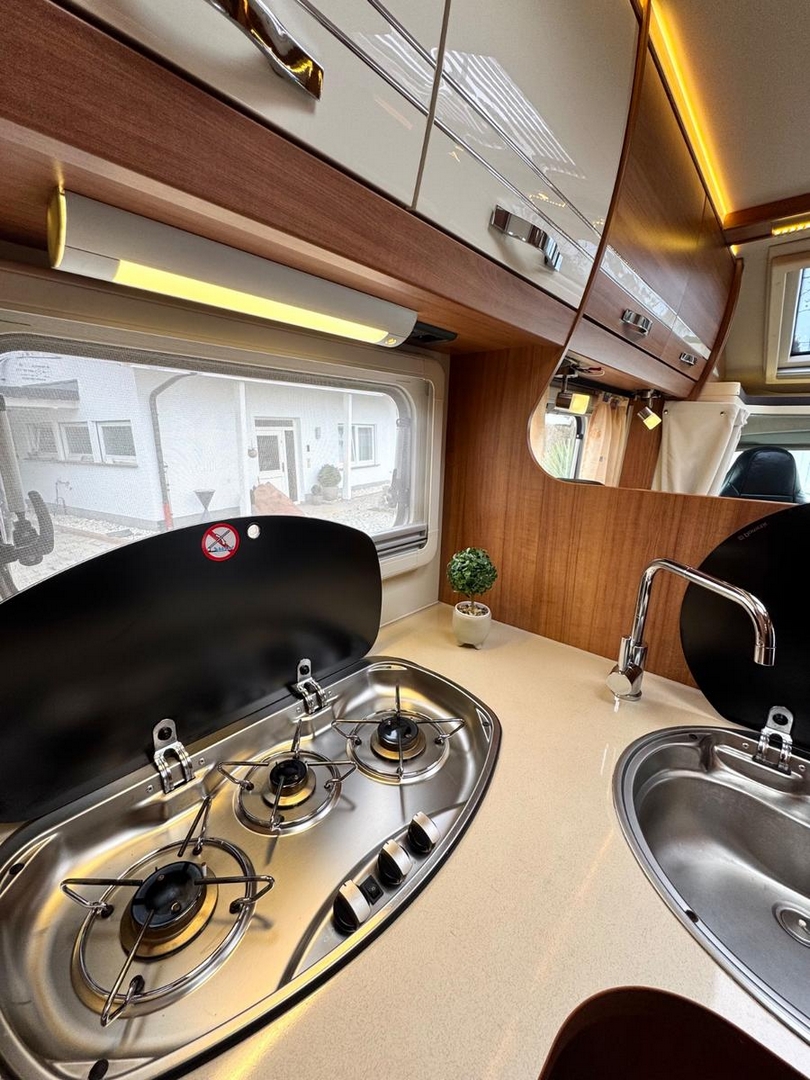 Eura Mobil Terrestra 720