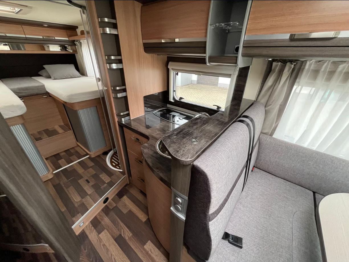 Knaus Sky TI 700 MEG Siver