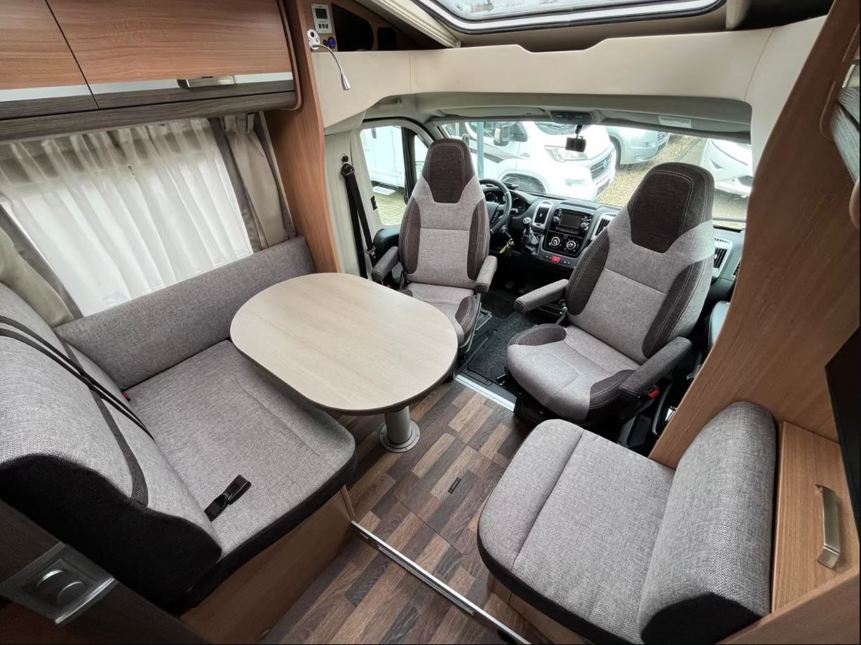 Knaus Sky TI 700 MEG Siver