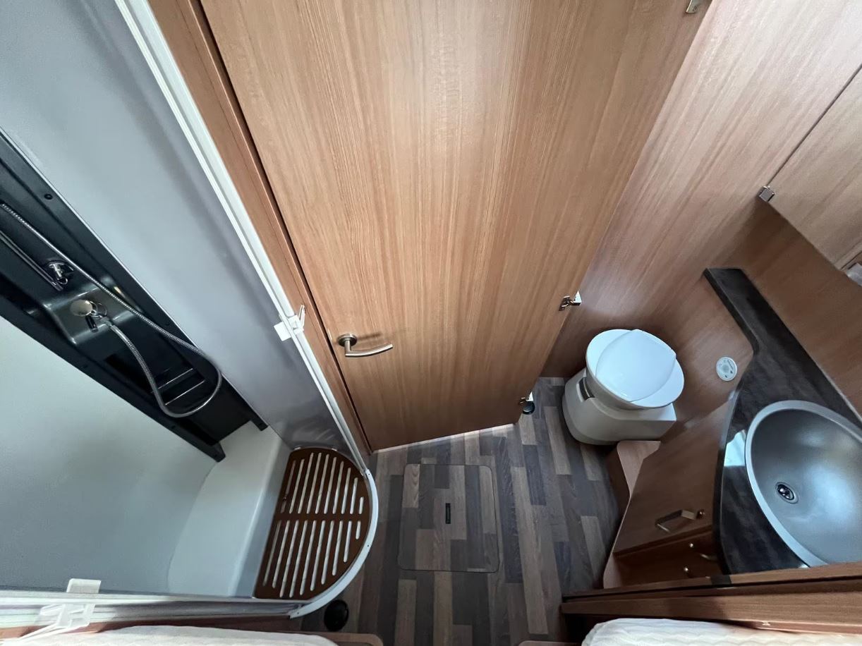 Knaus Sky TI 700 MEG Siver