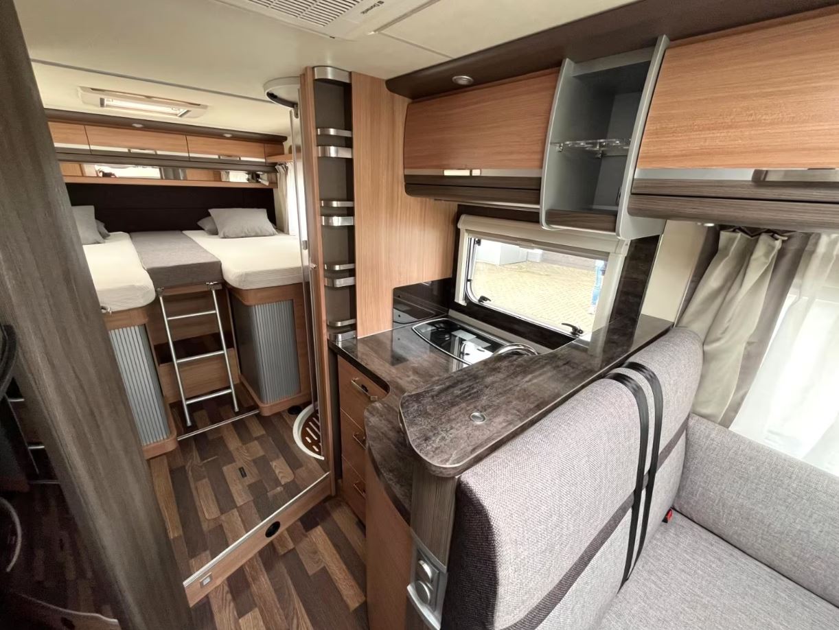 Knaus Sky TI 700 MEG Siver