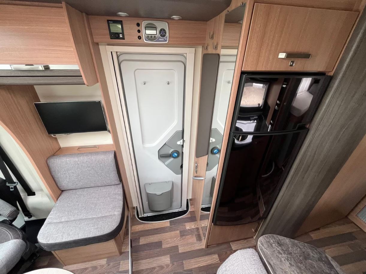 Knaus Sky TI 700 MEG Siver