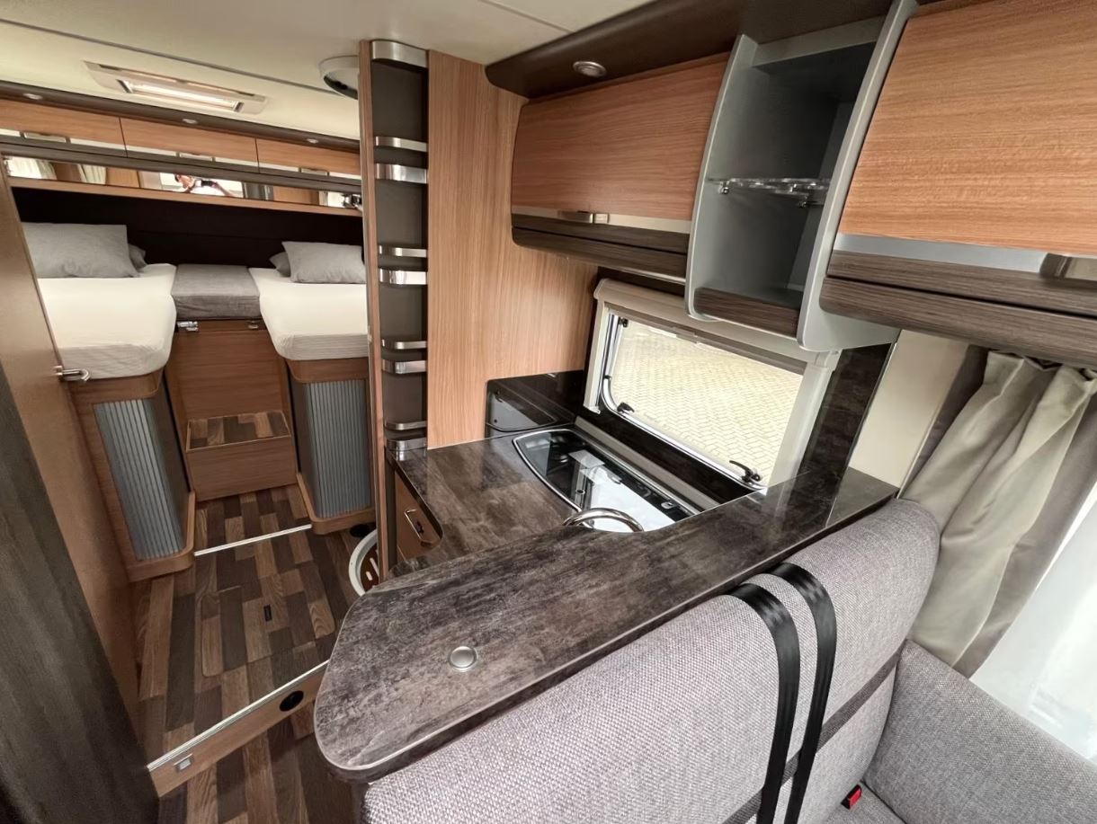 Knaus Sky TI 700 MEG Siver