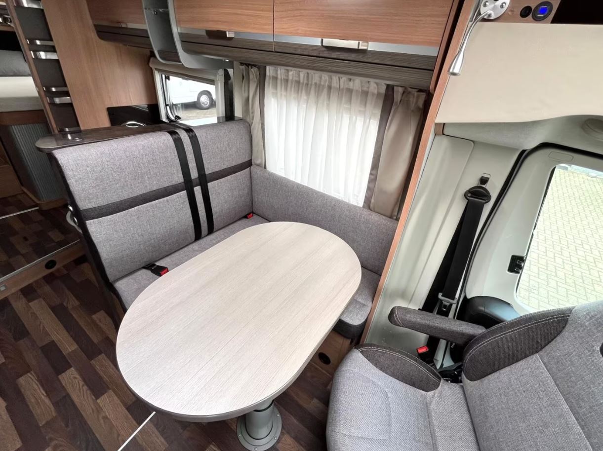 Knaus Sky TI 700 MEG Siver