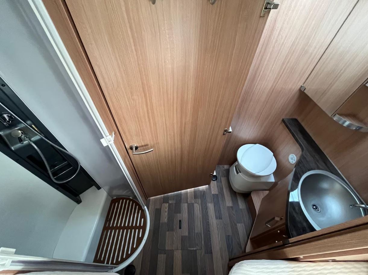 Knaus Sky TI 700 MEG Siver