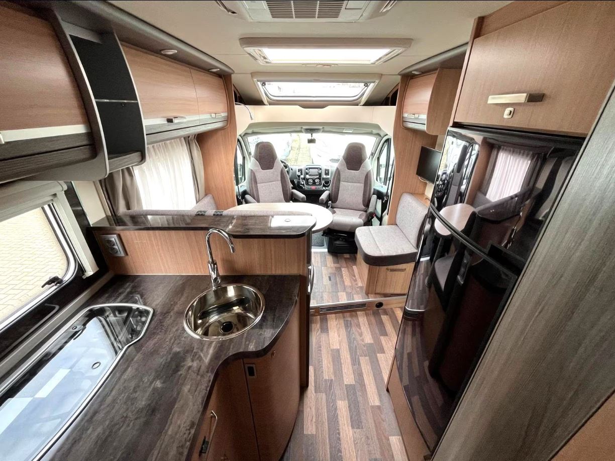 Knaus Sky TI 700 MEG Siver
