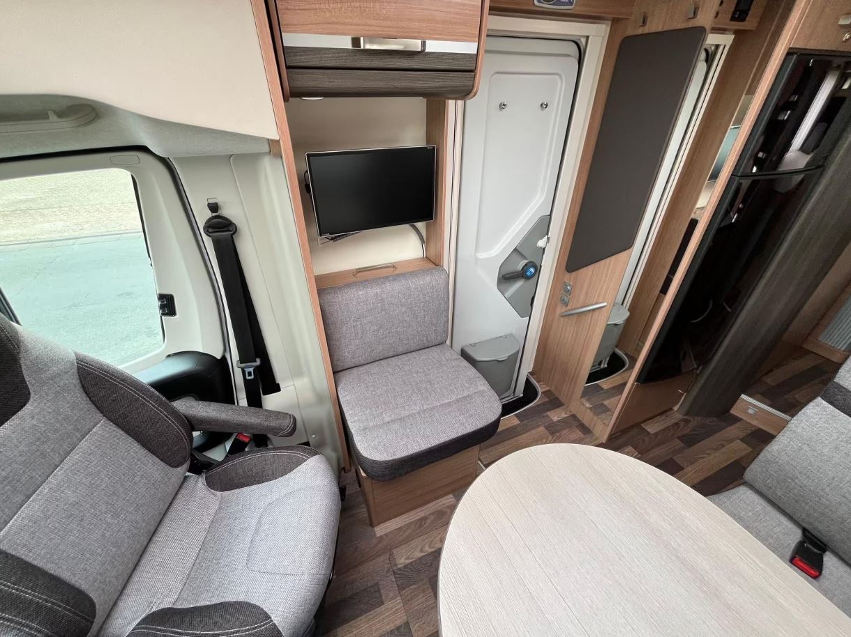 Knaus Sky TI 700 MEG Siver