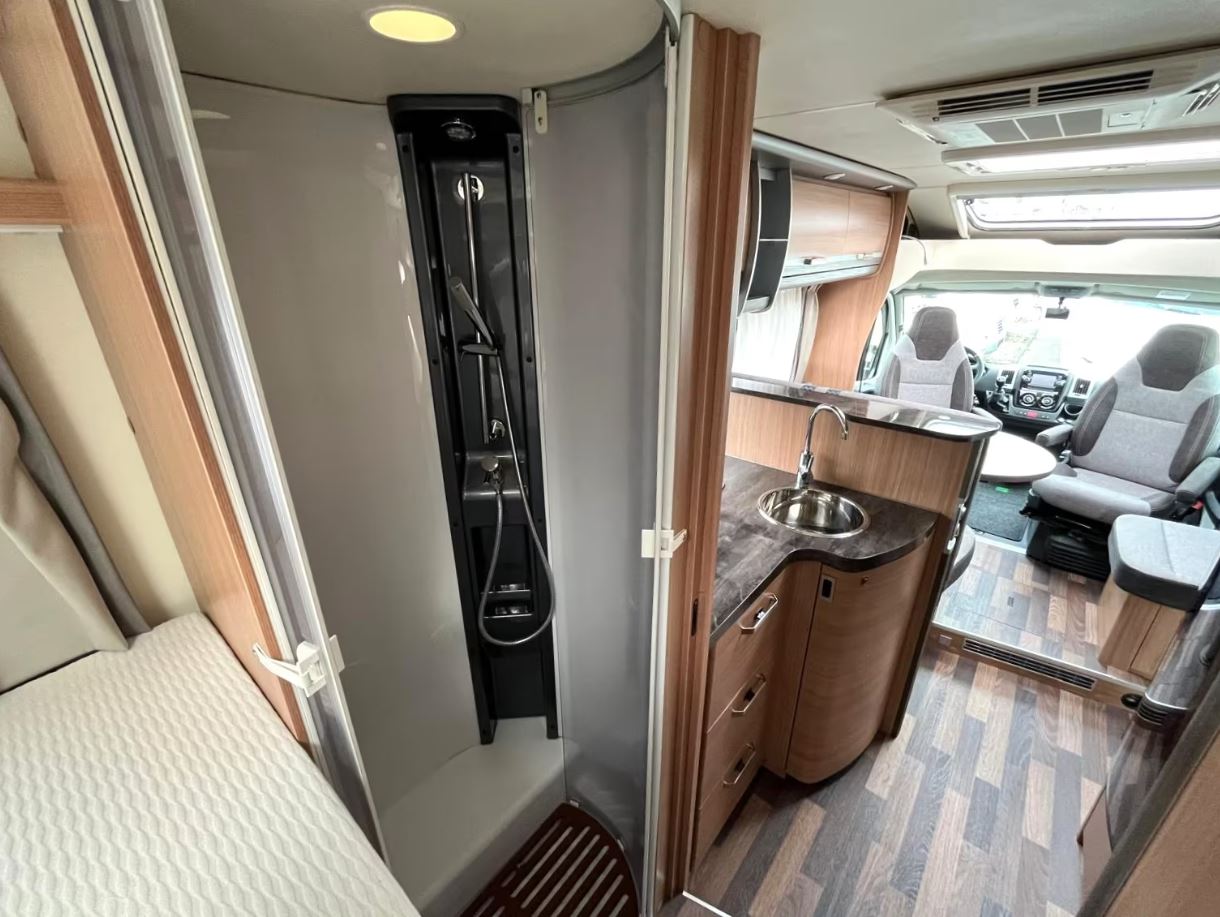 Knaus Sky TI 700 MEG Siver