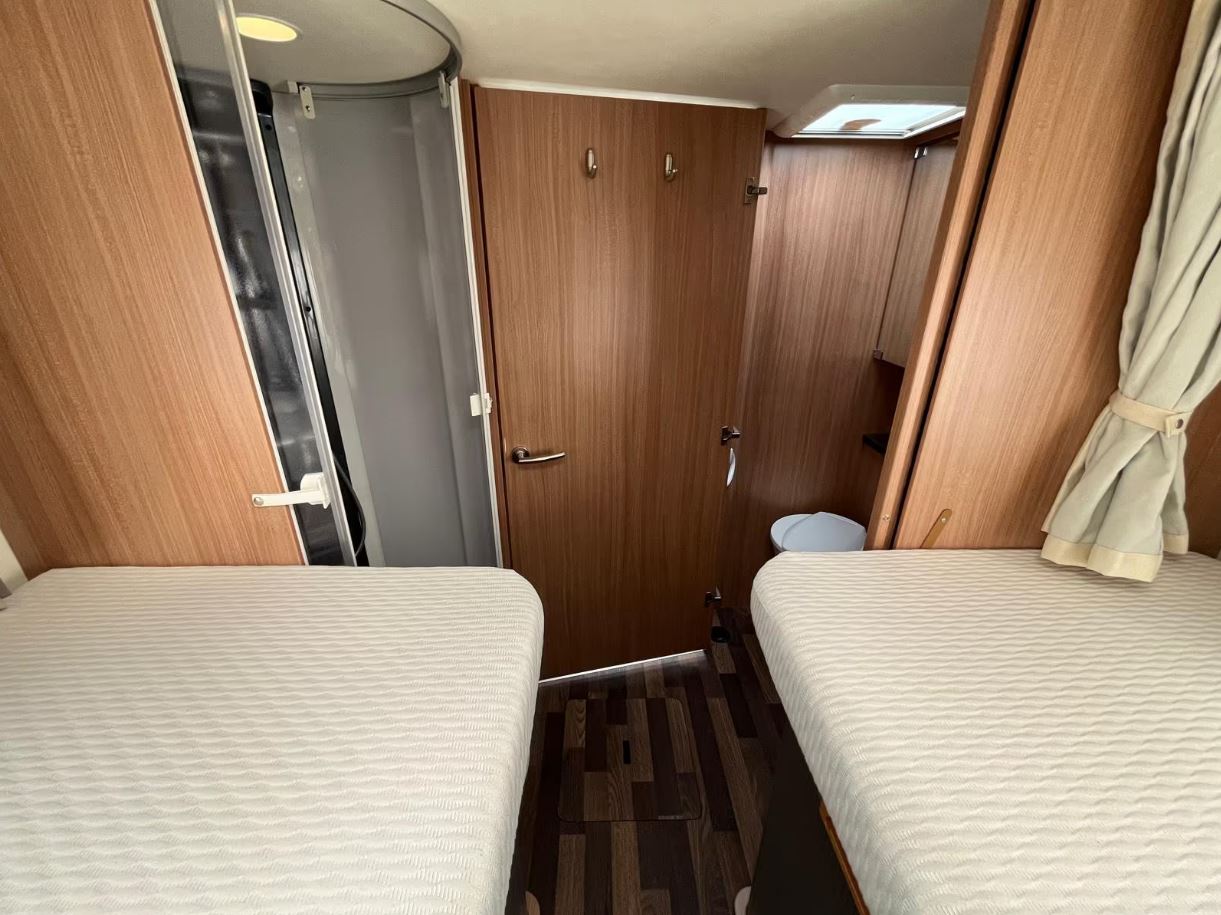 Knaus Sky TI 700 MEG Siver